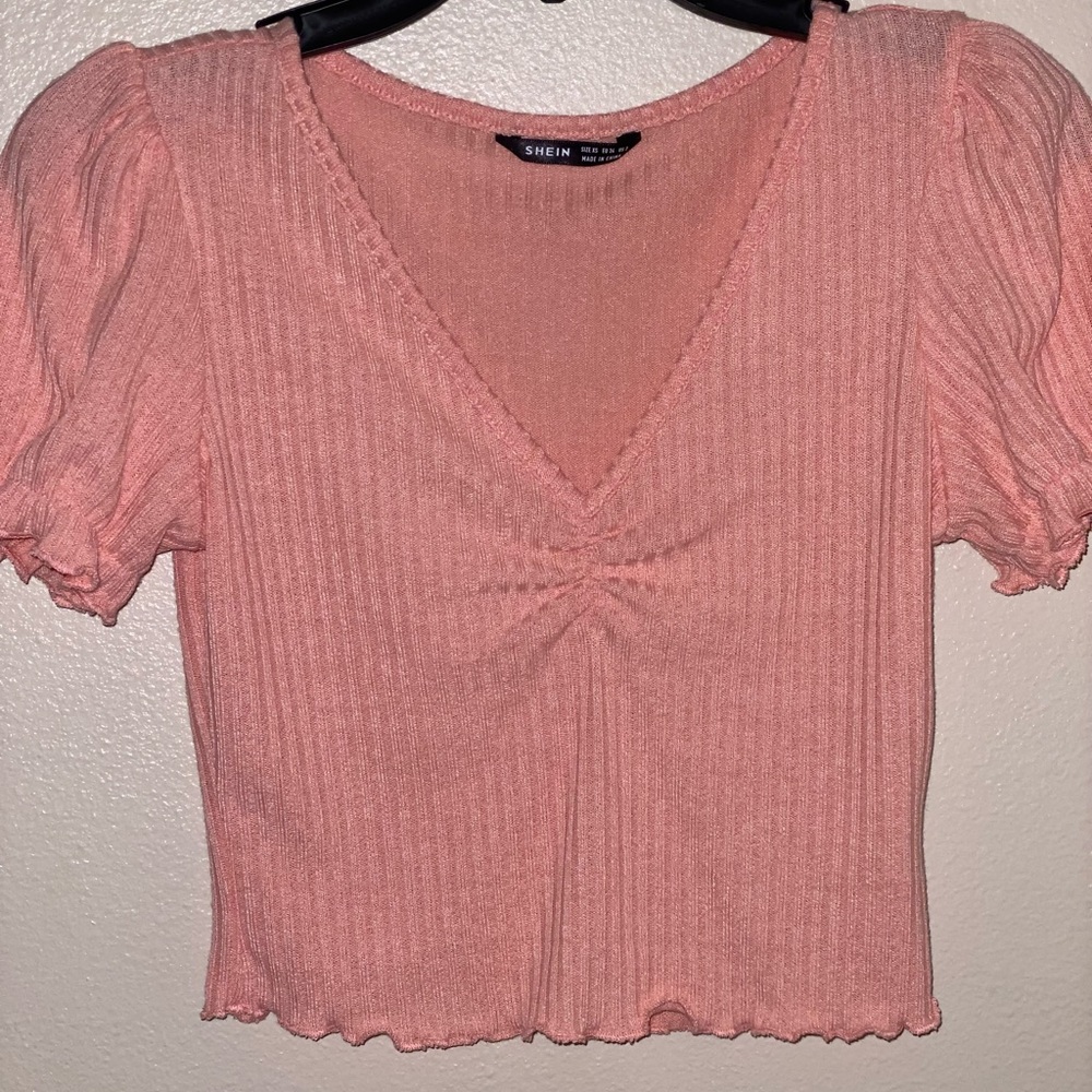 cute crop top 🌸